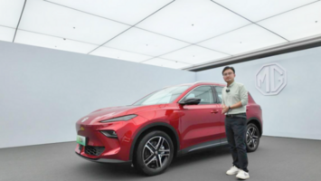 10万出头买纯电后驱SUV？体验MG ES5，还对宠物友好？