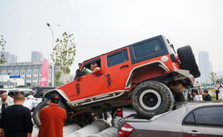 武汉锐吉Jeep与阿尔法·罗密欧双品牌店盛大开业