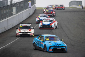 领克CyanRacing车队在株洲站TCR赛事中脱颖而出