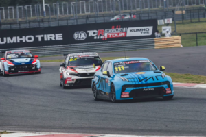 马青骅与领克03TCR赛车，点亮2024TCR世界巡回赛