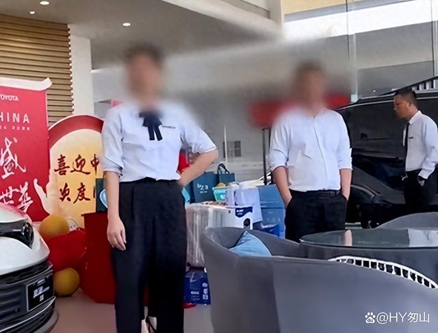 “不买就滚！10万的车叫什么叫”，4S店侮辱顾客，背后真相遭