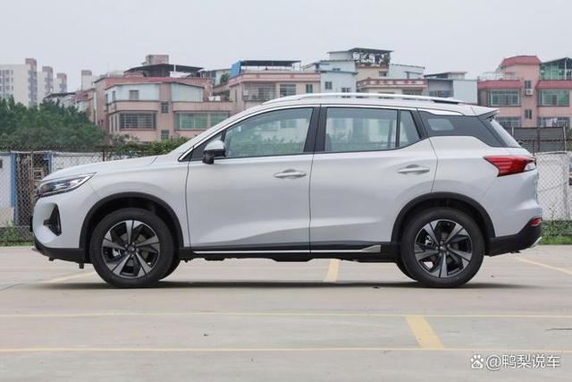 想花10万买自动挡SUV，建议这三款车，三大件过硬，跑高速不飘