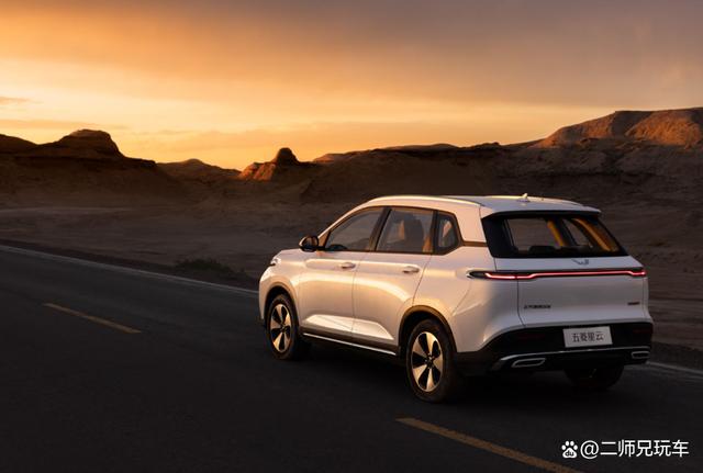 不愧是10万级燃油SUV“卷王”！动力强油耗低，这车要大卖？