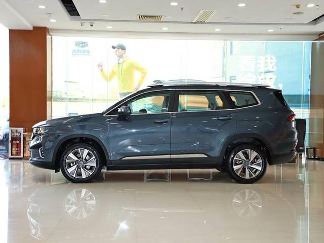 不到15万元，大空间SUV，吉利豪越到店实拍