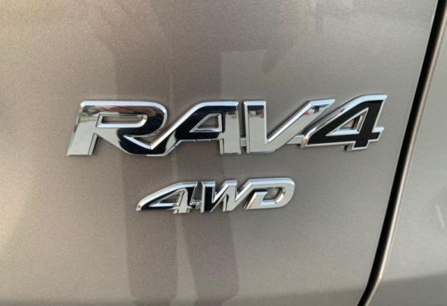 放弃本田CRV，23万买了全新丰田RAV4荣放，修车师傅：你很懂车