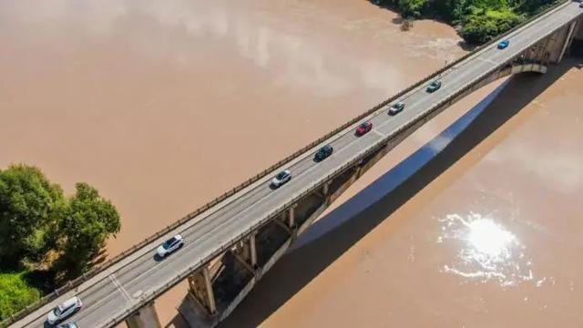 开着“不会坏”的SUV穿越雨林，跑了1000多公里是什么感觉？