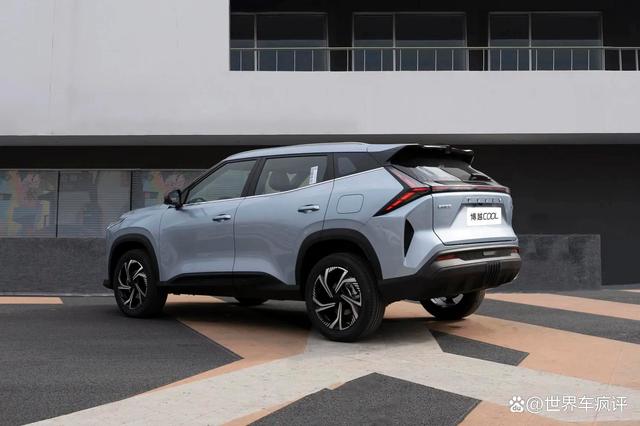 2024买10万级SUV，看这2款就行，配2.0T+8AT，空间大、性能强大