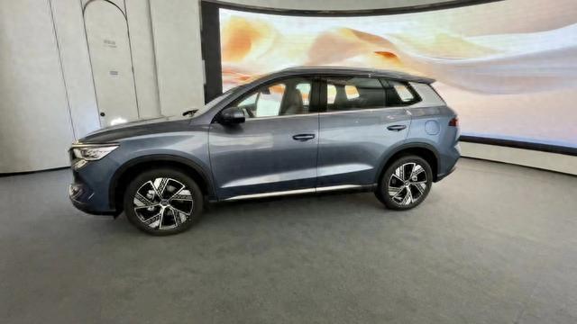 一箱油用一个月，手握15万选家用SUV，宋Pro DM-i冠军版如何？