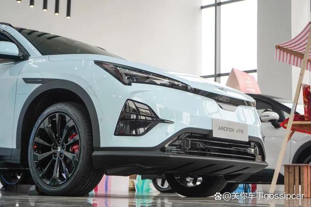 推荐入门款，15万左右长续航SUV，极狐阿尔法T5导购手册