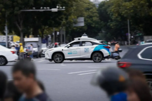 Robotaxi的中美竞赛与三足鼎立