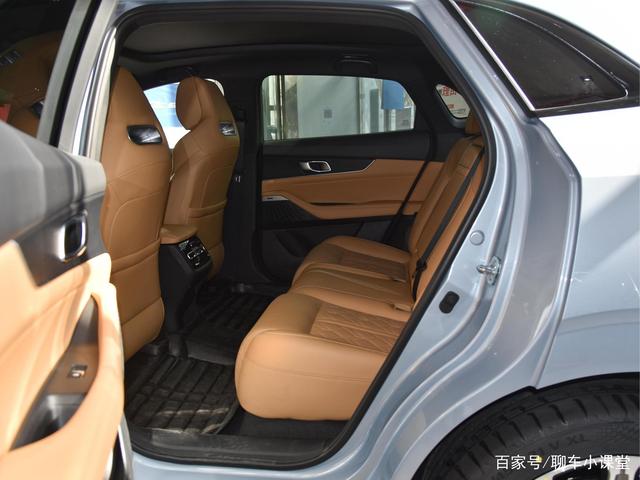 大五座高性价比SUV，2.0T+8AT，有高配置，实拍长安UNI-K