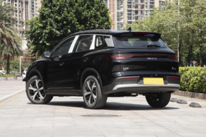 15万买SUV，深蓝S05和宋Pro DM-i该选谁？