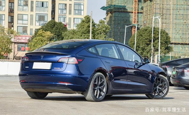 30万左右纯电动车 蔚来ET5与特斯拉Model 3怎么选？